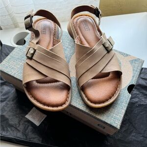Born sandals, women’s size 8 (used)